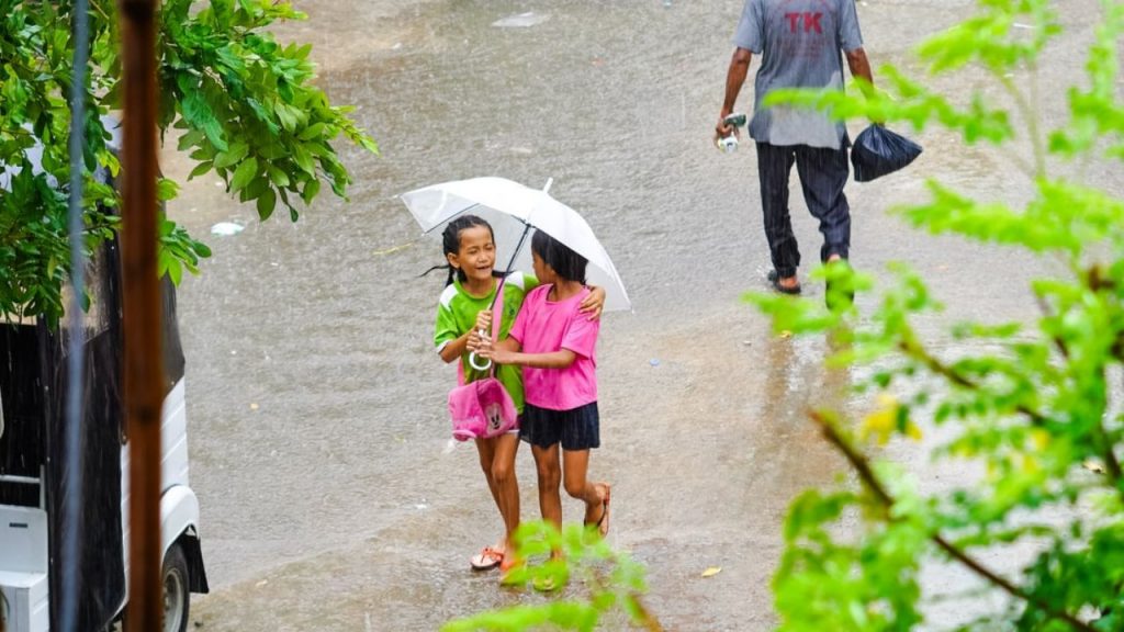 The Best Thing About Rain: How to Enjoy It With Your Kids Love and rain quotes