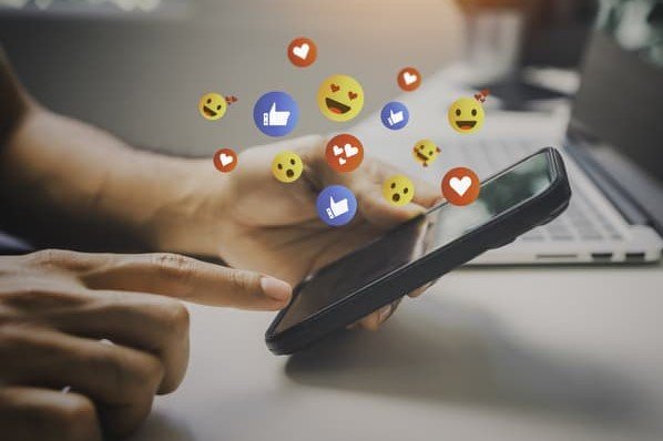 What Marketers Need to Know Facebook Changing Feeds.jpgkeepProtocol