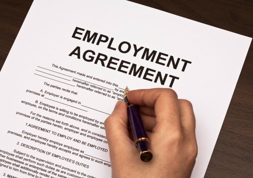 Hiring an Employment Lawyer Service in Toronto employment lawyer toronto