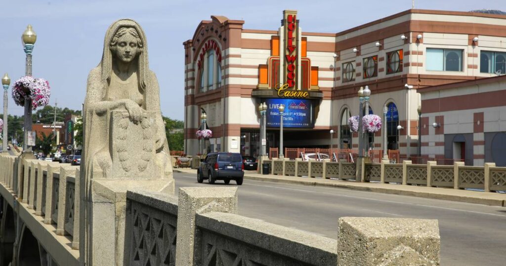 Hollywood Casino Aurora owners present plan to move out of downtown, closer to outlet mall AR 221019919.jpgupdated202210101715imageversionFacebookexactH630exactW1200exactfitcropnoborder 1024x538