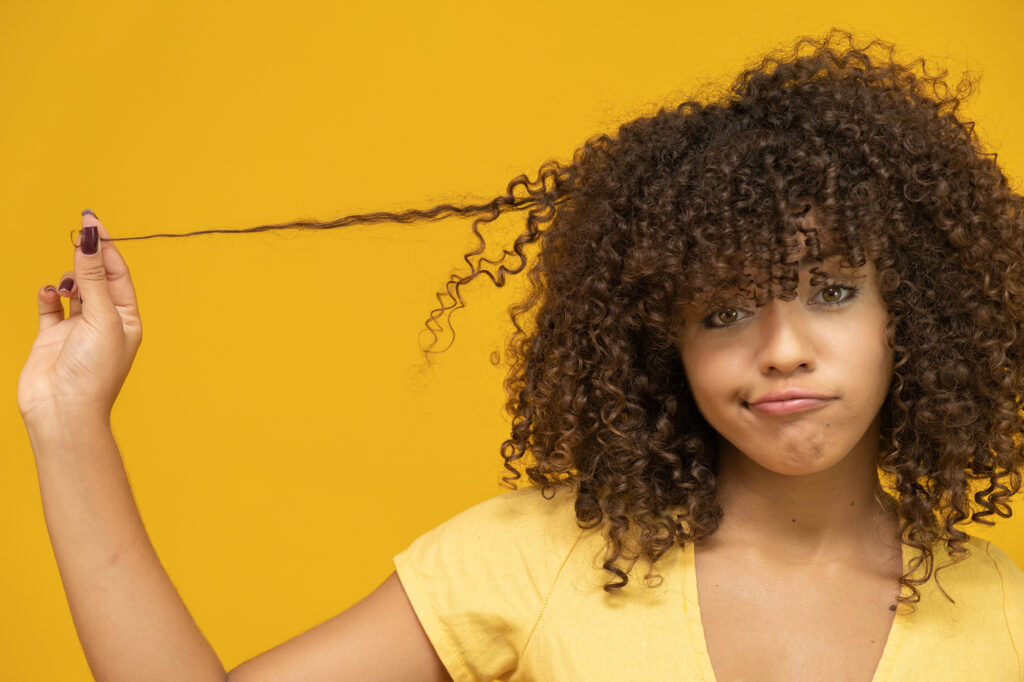 Ultimate Guide – Hey, Curlies! How to Combat Frizz Curly Hair